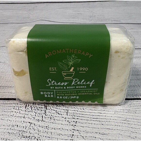 Bath & Body Works Eucalyptus Spearmint Stress Relief Cleansing Body Bar 8.8 Oz - Picture 1 of 3